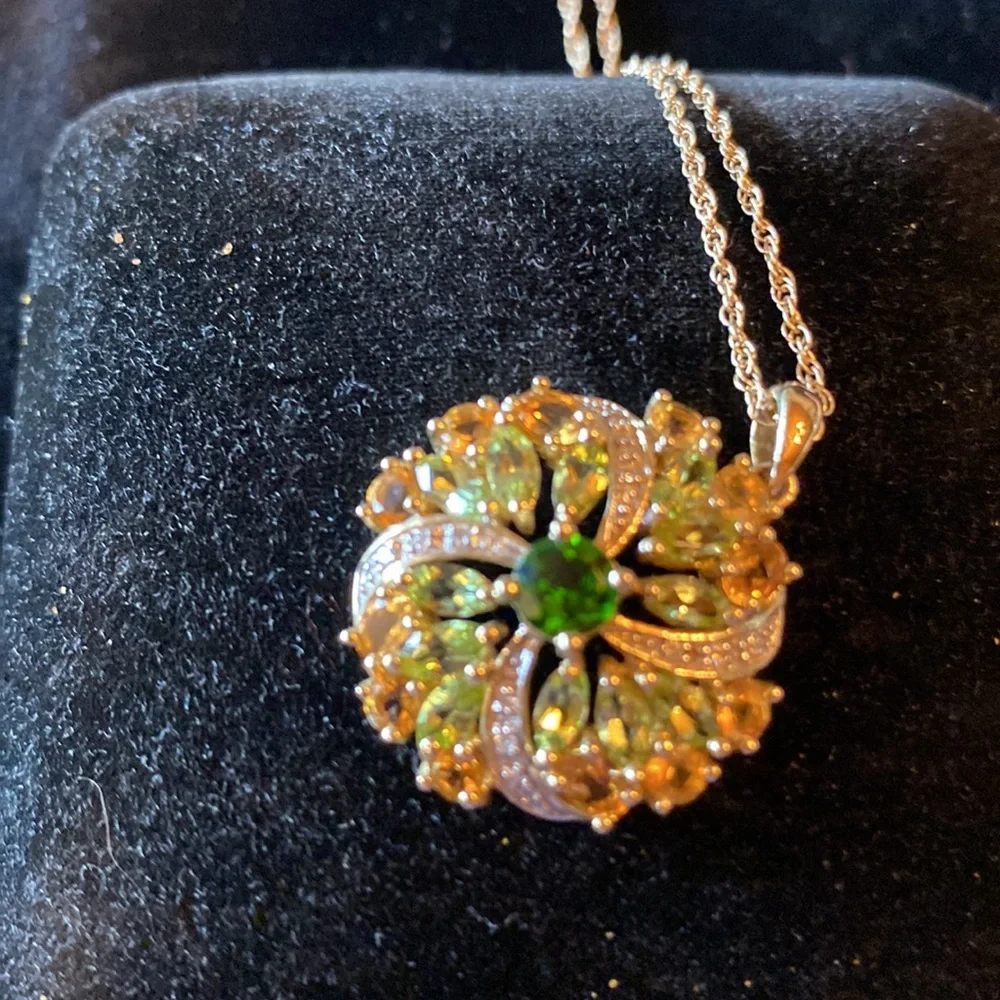 Ten Karat Multi Stone Pendant - Picture 7 of 7